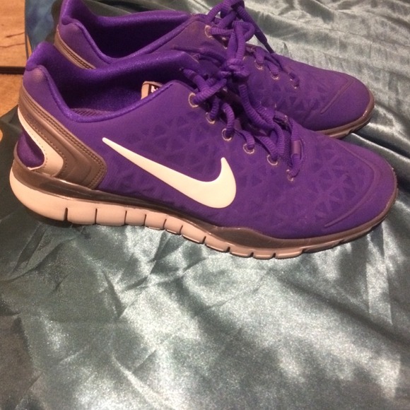 Nike free runs
