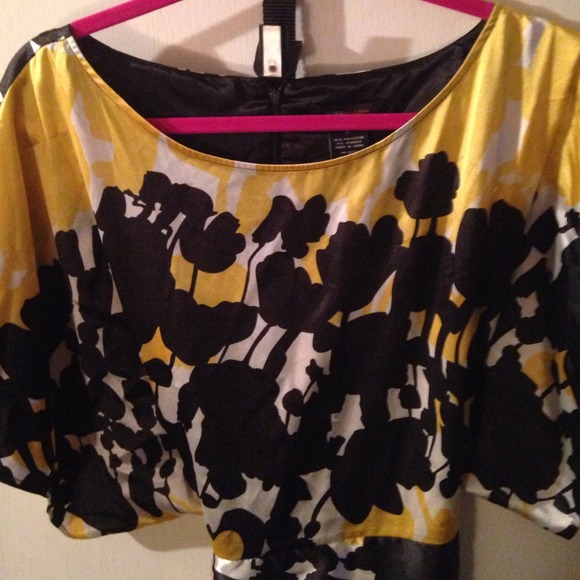Yellow and black bcbg dress - Picture 3 of 4
