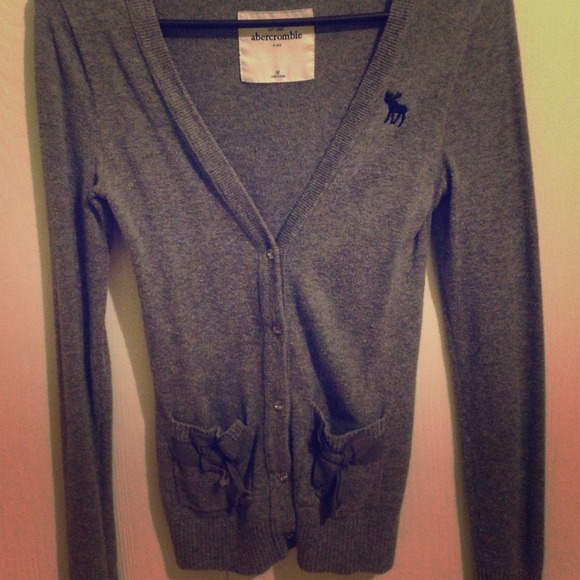 Gray abercrombie kids cartigan