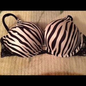 Sexy zebra extreme push up bra ♦️MUST GO♦️