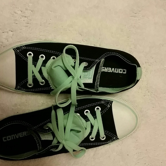 Black/mint green converse