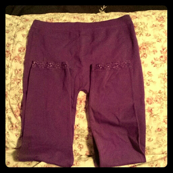 Girls purple leggings