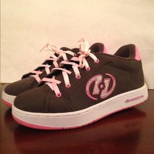 Heelys (pink, brown)