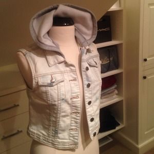 Windsor Denim Jacket w/ Hoodie