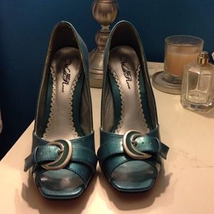 Turquoise metallic open-toe heels. Size 8
