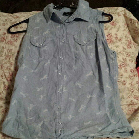 Collared Horse top - Picture 1 of 2