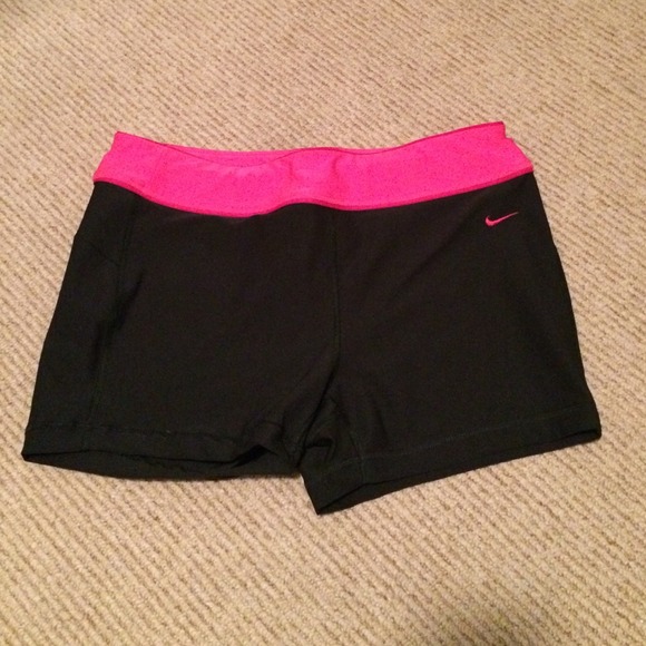 Women's Nike fit dry spandex exercise shorts XL