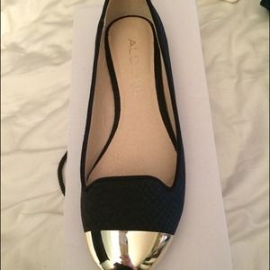 Aldo black and gold flats