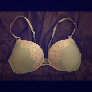 Victoria's Secret Bombshell 34B Bra