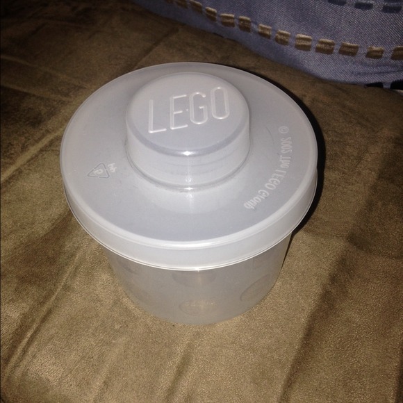 2 Lego containers.