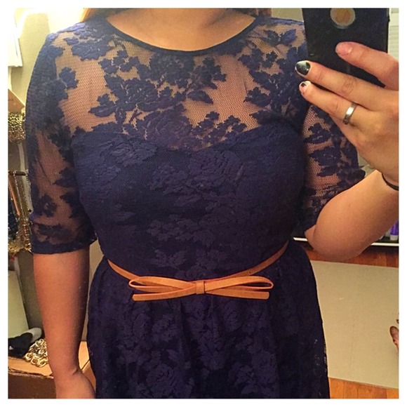 SOLD-Navy lace dress - Picture 2 of 3