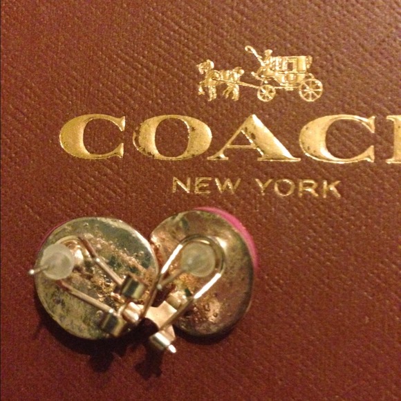 Pretty Pink Earrings - Picture 4 of 4