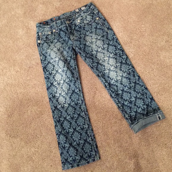 Miss me capris. Size 27