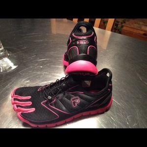 FILA BLACK/PINK SKELETOES SHOES