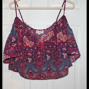 Peep shoulder crop top