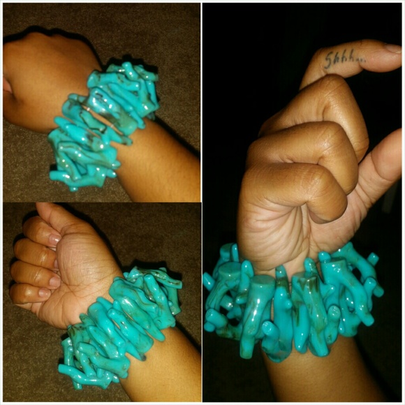 NWOT unique turquoise seaweed bracelet