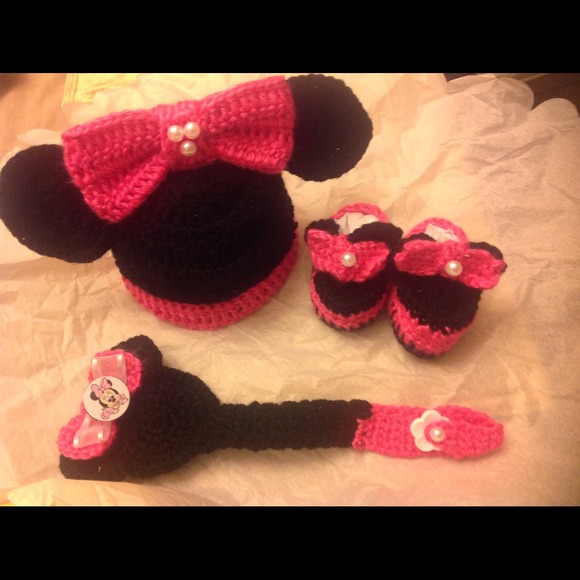Baby hat, shoes, pacifier holder