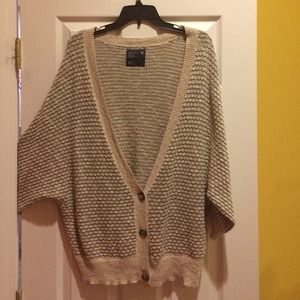 Oversized comfy button up aeo sweater!