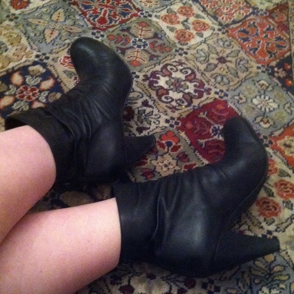 🌹Black leather Arturo Chiang short boots!🌹