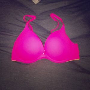 Vs: Pink tshirt push up bra
