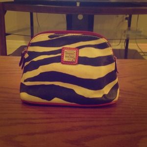 Small Dooney & Bourke cosmetic bag