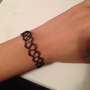 90s tattoo chocker bracelet
