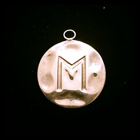 Stemming Silver charm