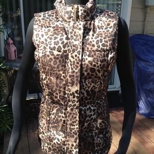 CHARTER CLUB LEOPARD PUFFER VEST Size Med