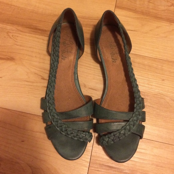 HIGH QUALITY Life Stride sandals!