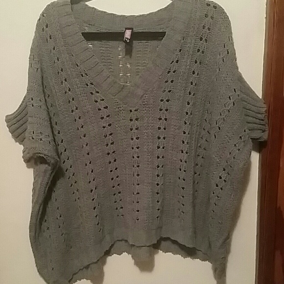 Sweater - Picture 1 of 3