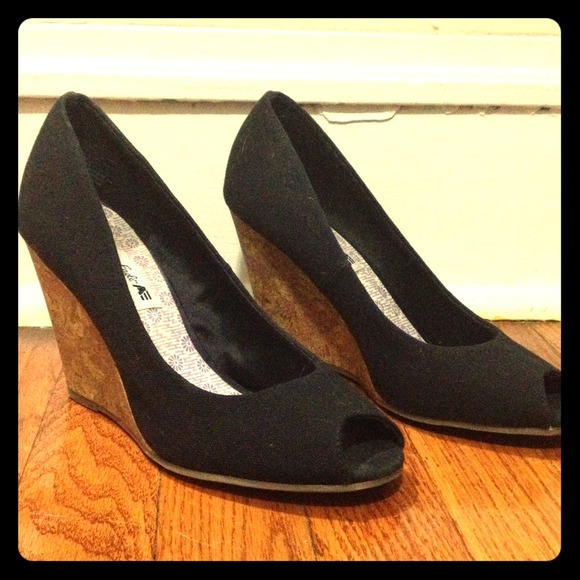 Black Peep toe cork Wedges