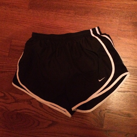 BLACK NIKE RUNNING SHORTS🎊