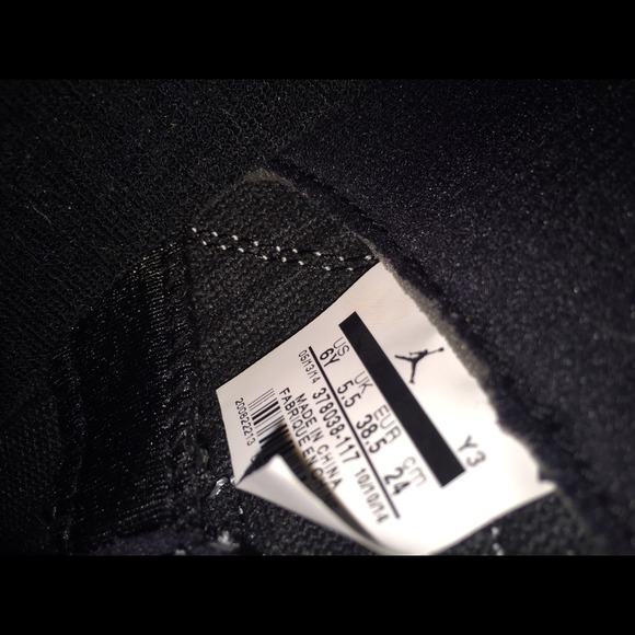 Sold ! Sold! Sold! Jordan  11 white/ Legend Blue - Picture 3 of 4