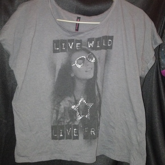 Live Wild Live Free top