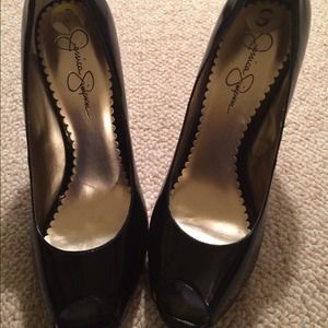 Black Jessica Simpson pumps