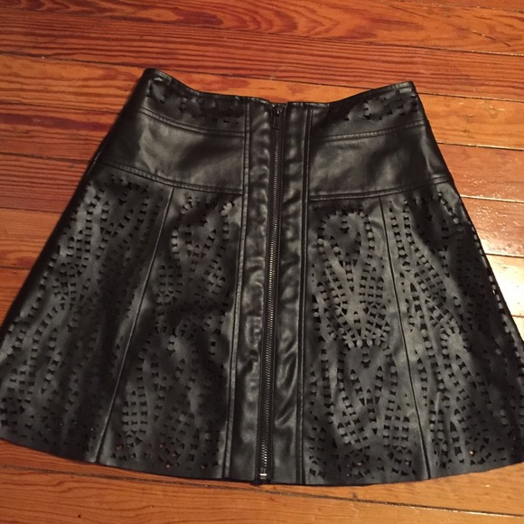 Leather perforated mini skirt - Picture 1 of 3
