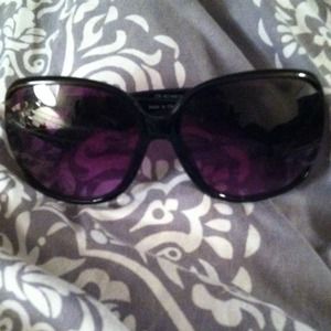 Black Over-sized Shades.