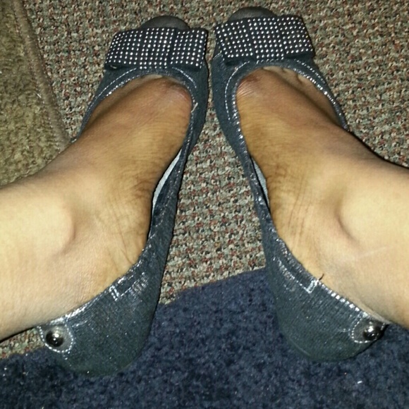 Guess Silver Bow Flats