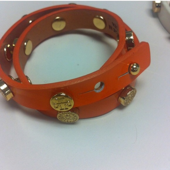 ❌SOLD❌Tory Burch Double Wrap Blood Orange