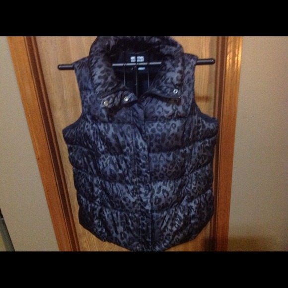 Puffered Vest ⛄️SOLD⛄️