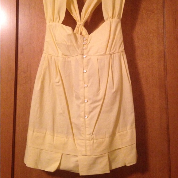 Adorable BCBGeneration yellow top!