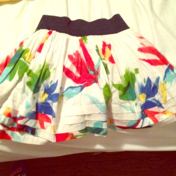 Floral mini skirt :)