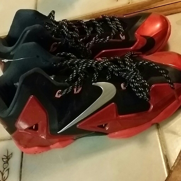2014 lebron sneakers - Picture 3 of 4
