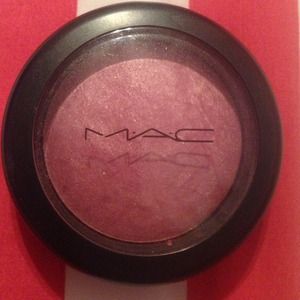 MAC Mineralize Blush in Gentle