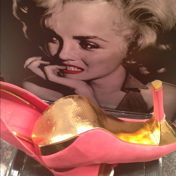 For the love of PUMPS ⚡️⚡️ - Picture 3 of 4