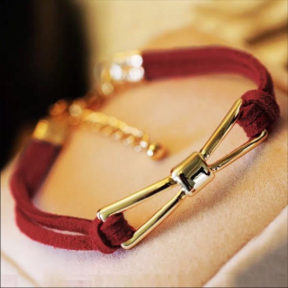 Gold Bow Bracelet - Picture 2 of 2