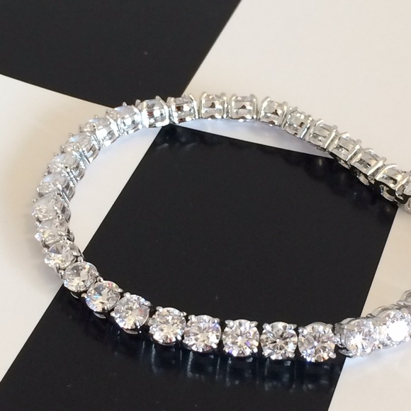 Sterling silver bracelet with cubic zirconia