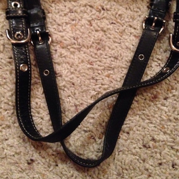 Authentic Coach purse medium size - Picture 2 of 3