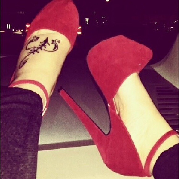Red Pumps