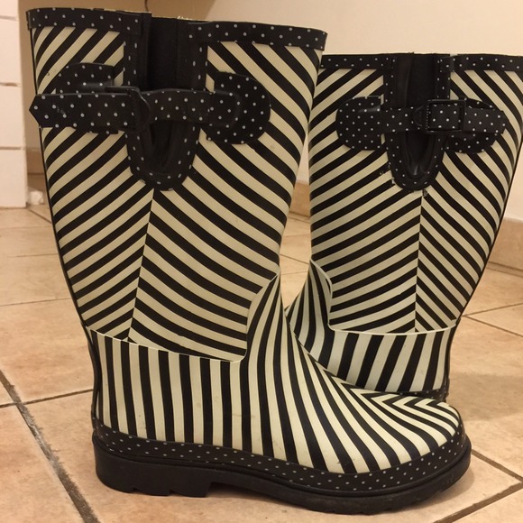Black&white striped and polka dotted rain boots!